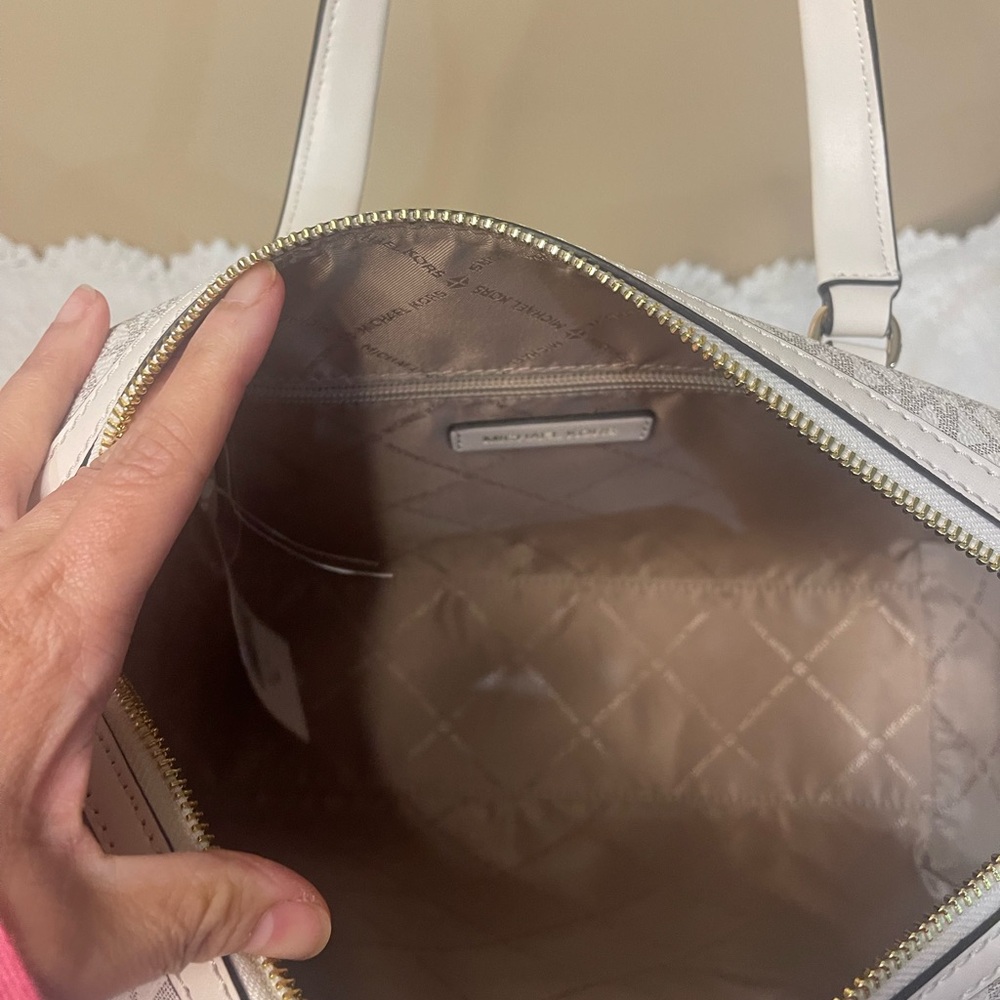NWT Michael Kors Jet Set Travel Medium Duffle Bag - Picture 9 of 11